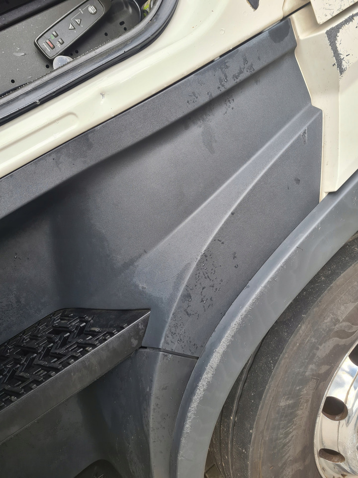 VOLVO STOPIEŃ STOPNICA KOMPLETNA LEWA STELAŻ ORYGINAŁ VOLVO FH 5 - Marchepied pour Camion: photos 3 VOLVO STOPIEŃ STOPNICA KOMPLETNA LEWA STELAŻ ORYGINAŁ VOLVO FH 5 - Marchepied pour Camion: photos 3