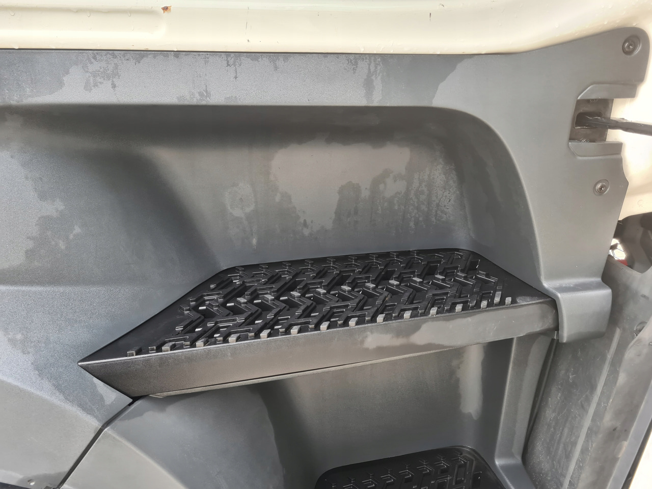 VOLVO STOPIEŃ STOPNICA KOMPLETNA PRAWA STELAŻ ORYGINAŁ VOLVO FH 5 - Marchepied pour Camion: photos 3 VOLVO STOPIEŃ STOPNICA KOMPLETNA PRAWA STELAŻ ORYGINAŁ VOLVO FH 5 - Marchepied pour Camion: photos 3