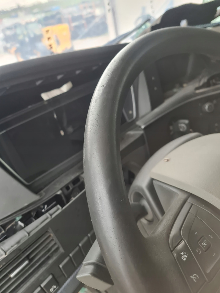 VOLVO WIELOFUNKCYJNA KOMPLETNA - Volant: photos 4 VOLVO WIELOFUNKCYJNA KOMPLETNA - Volant: photos 4