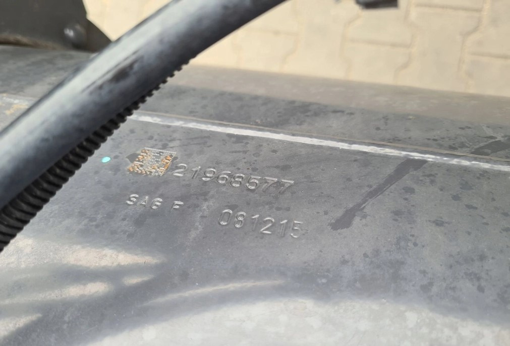 VOLVO ZBIORNIK PALIWA RENAULT DXI GAMA T D C VOLVO FH FM FL FE LOW DECK 83x69x56 - Réservoir de carburant pour Camion: photos 5 VOLVO ZBIORNIK PALIWA RENAULT DXI GAMA T D C VOLVO FH FM FL FE LOW DECK 83x69x56 - Réservoir de carburant pour Camion: photos 5