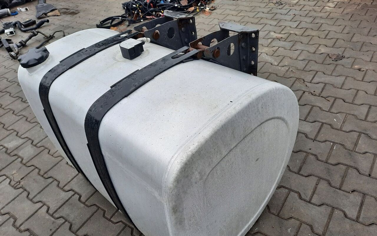 VOLVO ZBIORNIK PALIWA RENAULT GAMA RANGE T VOLVO FH FM 4 5 100/70/70 - Réservoir de carburant pour Camion: photos 2 VOLVO ZBIORNIK PALIWA RENAULT GAMA RANGE T VOLVO FH FM 4 5 100/70/70 - Réservoir de carburant pour Camion: photos 2