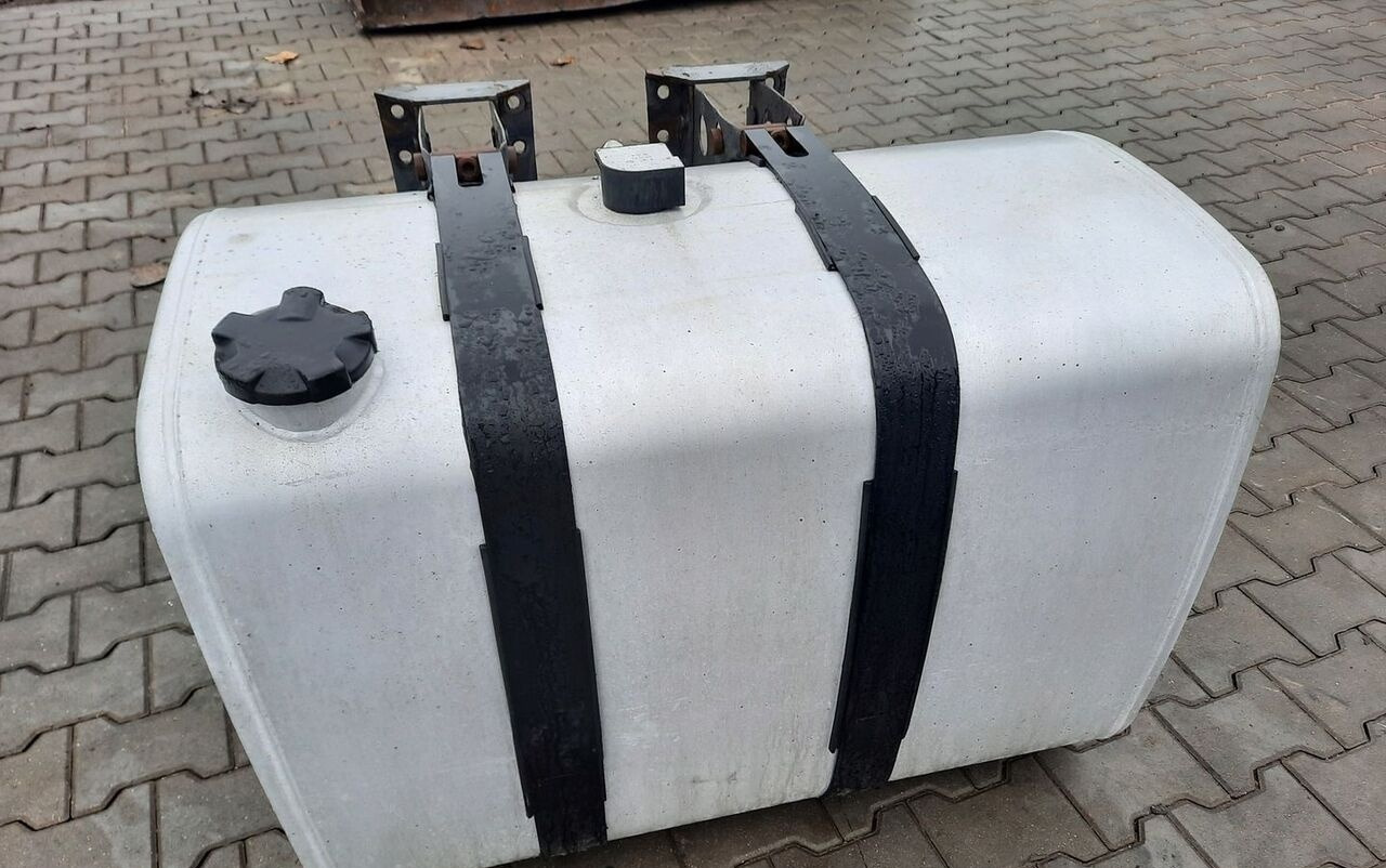 VOLVO ZBIORNIK PALIWA RENAULT GAMA RANGE T VOLVO FH FM 4 5 100/70/70 - Réservoir de carburant pour Camion: photos 1 VOLVO ZBIORNIK PALIWA RENAULT GAMA RANGE T VOLVO FH FM 4 5 100/70/70 - Réservoir de carburant pour Camion: photos 1