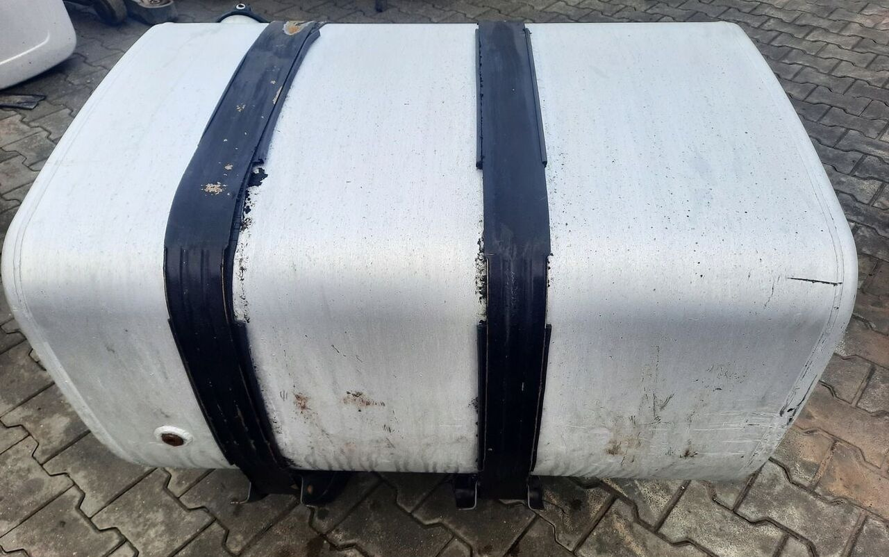 VOLVO ZBIORNIK PALIWA VOLVO FH FM 4 RENAULT GAMA RANGE T 100/70/70 20503505 - Réservoir de carburant pour Camion: photos 2 VOLVO ZBIORNIK PALIWA VOLVO FH FM 4 RENAULT GAMA RANGE T 100/70/70 20503505 - Réservoir de carburant pour Camion: photos 2