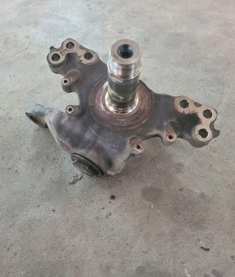 VOLVO ZWROTNICA PRAWA VOLVO FH 4 FM 4 FH 5 FM 5 RENAULT GAMA T FI 58 22848433 - Fusée d'essieu pour Camion: photos 1 VOLVO ZWROTNICA PRAWA VOLVO FH 4 FM 4 FH 5 FM 5 RENAULT GAMA T FI 58 22848433 - Fusée d'essieu pour Camion: photos 1