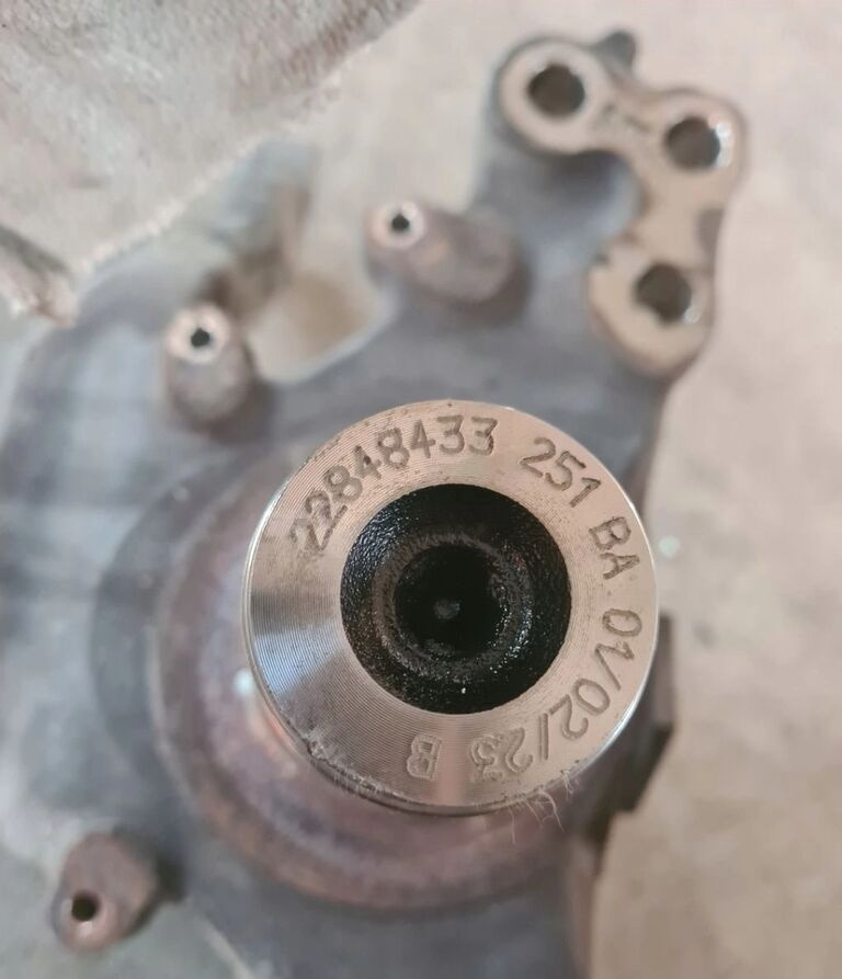 VOLVO ZWROTNICA PRAWA VOLVO FH 4 FM 4 FH 5 FM 5 RENAULT GAMA T FI 58 22848433 - Fusée d'essieu pour Camion: photos 5 VOLVO ZWROTNICA PRAWA VOLVO FH 4 FM 4 FH 5 FM 5 RENAULT GAMA T FI 58 22848433 - Fusée d'essieu pour Camion: photos 5