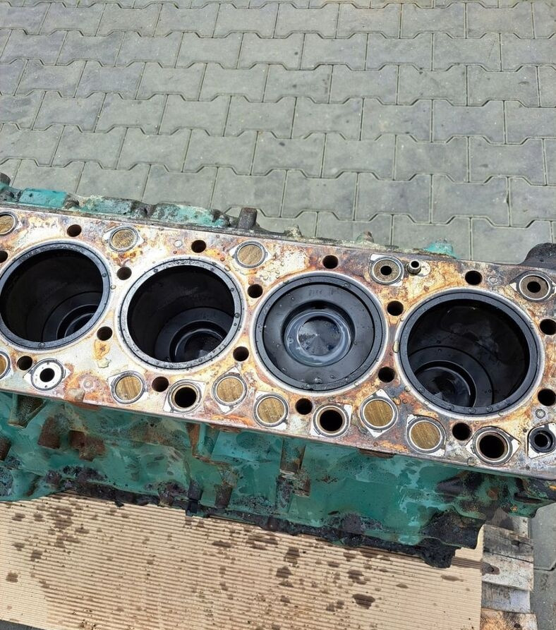 Volvo FM 9 - Bloc-cylindres pour Camion: photos 5 Volvo FM 9 - Bloc-cylindres pour Camion: photos 5