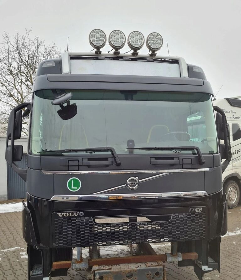 Volvo KOMPLETNA FH 16 750 EURO 6 GLOBETROTTER 2018 ROK Volvo VOLVO FH 16 750 EURO 6 GLOBETROTTER 2018 ROK - Cabine pour Camion: photos 1 Volvo KOMPLETNA FH 16 750 EURO 6 GLOBETROTTER 2018 ROK Volvo VOLVO FH 16 750 EURO 6 GLOBETROTTER 2018 ROK - Cabine pour Camion: photos 1