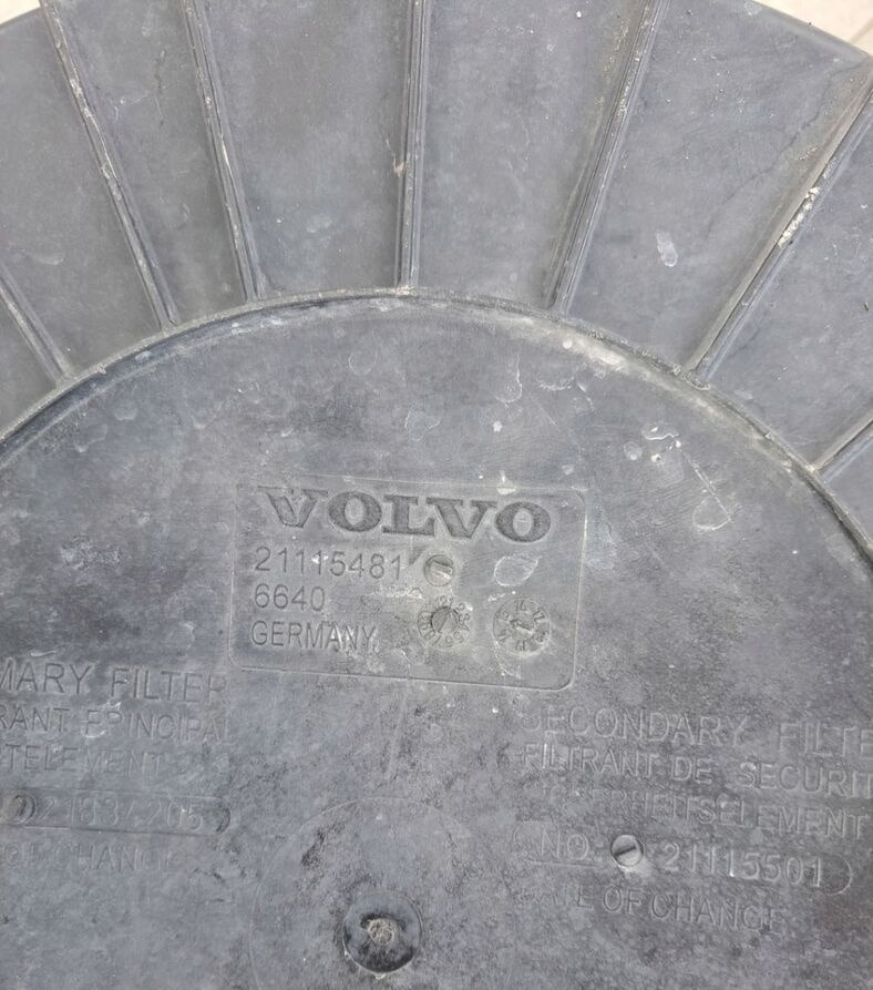 Volvo OBUDOWA FILTRA POWIETRZA VOLVO FH FM 4 13 LIFT - Filtre à air pour Camion: photos 3 Volvo OBUDOWA FILTRA POWIETRZA VOLVO FH FM 4 13 LIFT - Filtre à air pour Camion: photos 3