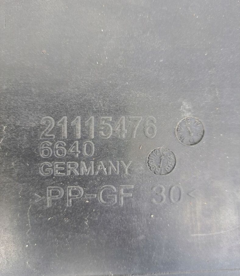 Volvo OBUDOWA FILTRA POWIETRZA VOLVO FH FM 4 13 LIFT - Filtre à air pour Camion: photos 2 Volvo OBUDOWA FILTRA POWIETRZA VOLVO FH FM 4 13 LIFT - Filtre à air pour Camion: photos 2