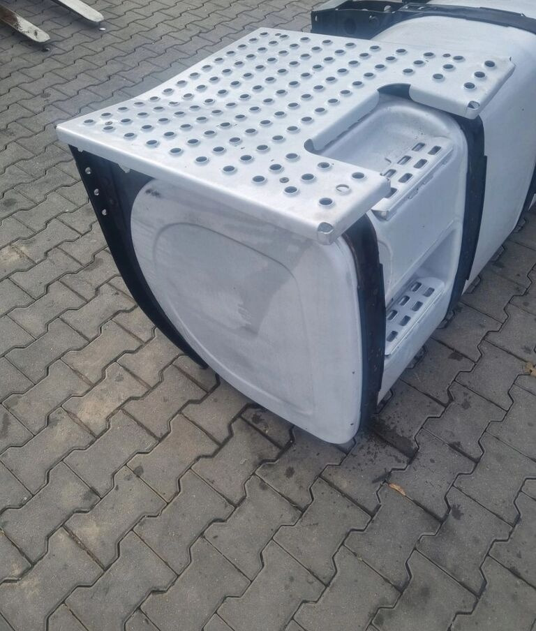 Volvo OE 20873121 Renault RENAULT PREMIUM MAGNUM DXI GAMA T VOLVO FH 13 4 truck - Réservoir de carburant pour Camion: photos 5 Volvo OE 20873121 Renault RENAULT PREMIUM MAGNUM DXI GAMA T VOLVO FH 13 4 truck - Réservoir de carburant pour Camion: photos 5