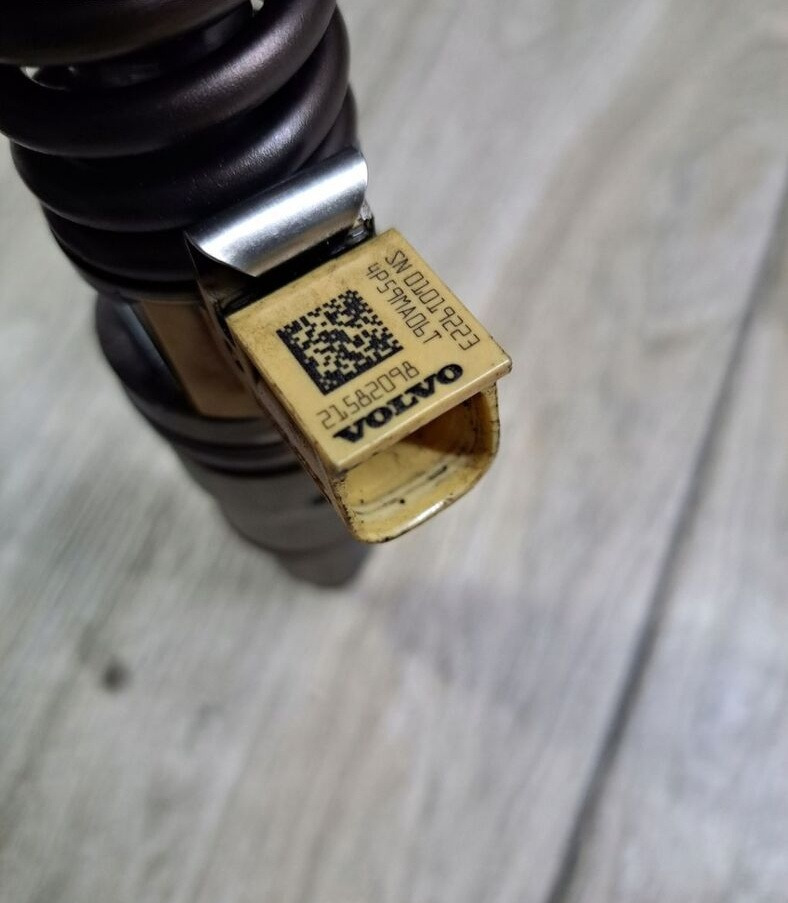Volvo POMPOWTRYSKIWACZ WTRYSK RENAULT PREMIUM DXI VOLVO FM 9 21582098 - Injecteur pour Camion: photos 1 Volvo POMPOWTRYSKIWACZ WTRYSK RENAULT PREMIUM DXI VOLVO FM 9 21582098 - Injecteur pour Camion: photos 1