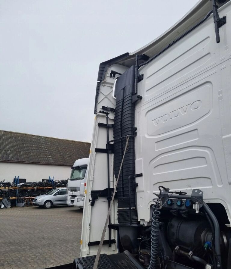 Volvo Y OWIEWKI KABINY KOMPLET FH 4 5 EURO 6 LIFT GLOBETROTTER Volvo VOLVO FH 4 5 EURO 6 LIFT GLOBETROTTER - Aérodynamique/ Spoilers pour Camion: photos 5 Volvo Y OWIEWKI KABINY KOMPLET FH 4 5 EURO 6 LIFT GLOBETROTTER Volvo VOLVO FH 4 5 EURO 6 LIFT GLOBETROTTER - Aérodynamique/ Spoilers pour Camion: photos 5
