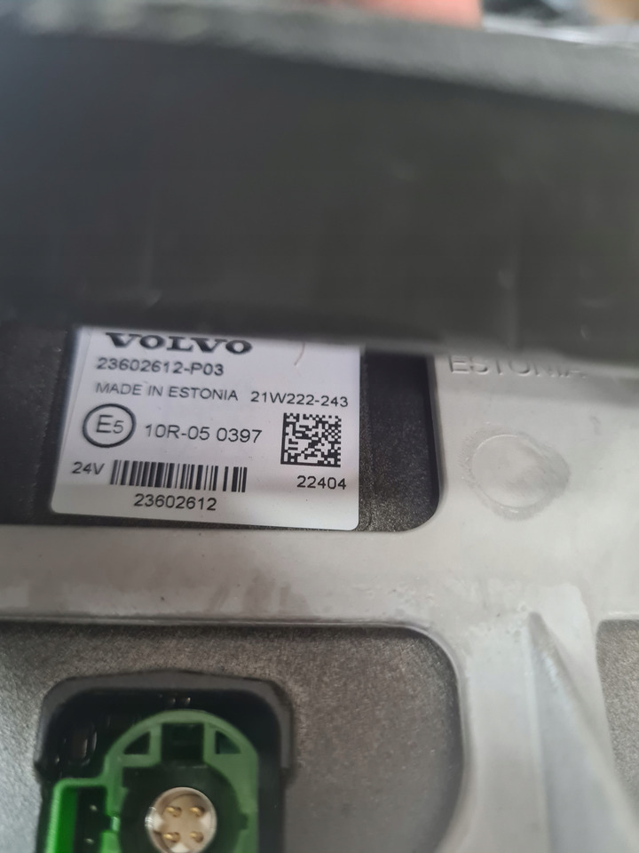 WYŚWIETLACZ PANEL RADIA NAWIGACJI VOLVO FH 5 23602612 - P03 - Cabine et intérieur: photos 3 WYŚWIETLACZ PANEL RADIA NAWIGACJI VOLVO FH 5 23602612 - P03 - Cabine et intérieur: photos 3