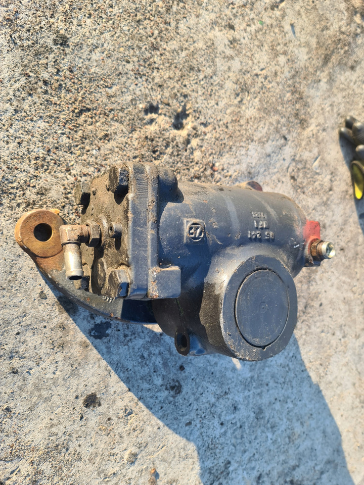 ZF KOLUMNA PRZEKŁADNIA KIEROWNICZA RENAULT MIDLUM DXI 19,5 - Boîtier de direction pour Camion: photos 3 ZF KOLUMNA PRZEKŁADNIA KIEROWNICZA RENAULT MIDLUM DXI 19,5 - Boîtier de direction pour Camion: photos 3