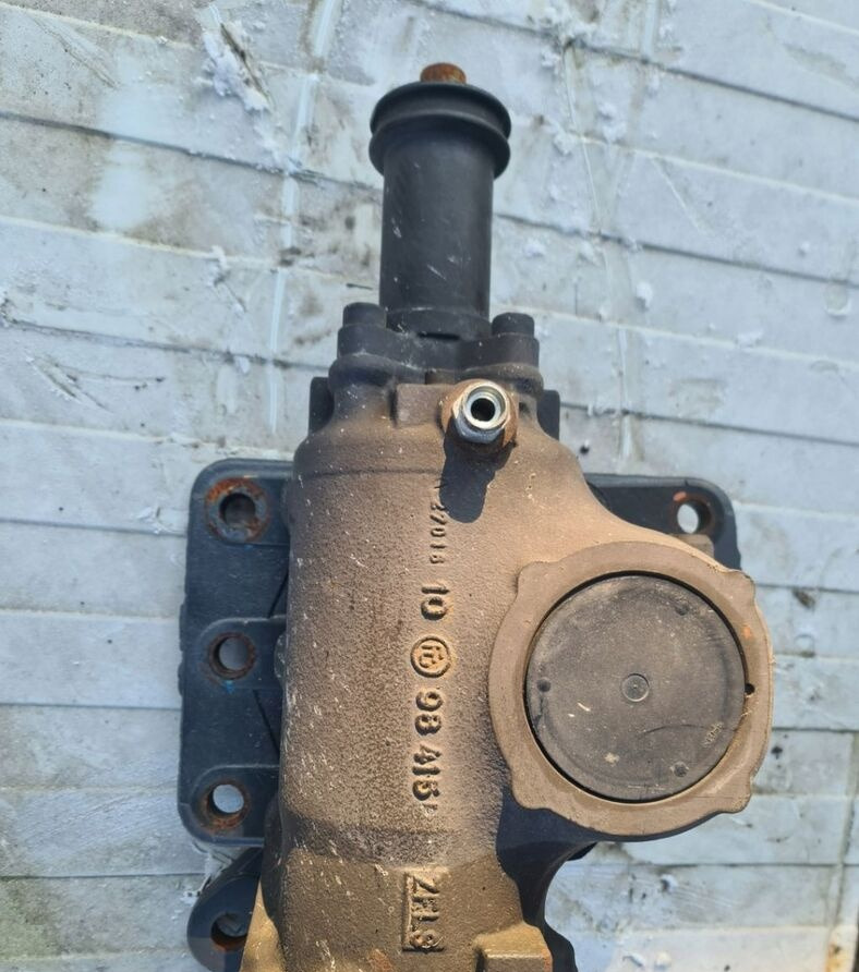 ZF KOLUMNA PRZEKŁADNIA KIEROWNICZA VOLVO FH 4 RENAULT GAMA T RANGE - Boîtier de direction pour Camion: photos 2 ZF KOLUMNA PRZEKŁADNIA KIEROWNICZA VOLVO FH 4 RENAULT GAMA T RANGE - Boîtier de direction pour Camion: photos 2