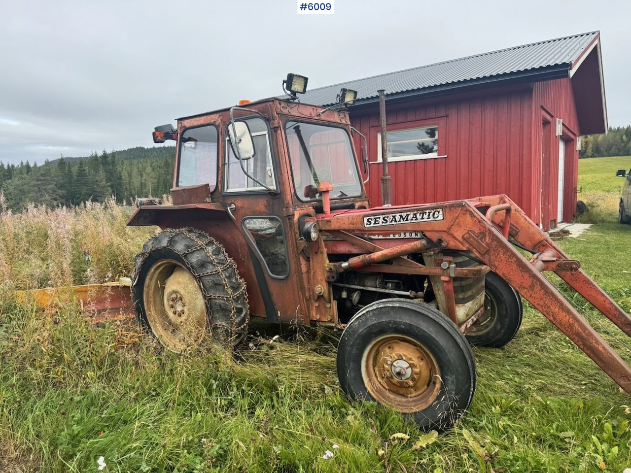 1971 Massey-Ferguson 135 incl. front loader, bucket, rear scraper, and log splitter/firewood machine - Tracteur agricole: photos 2 1971 Massey-Ferguson 135 incl. front loader, bucket, rear scraper, and log splitter/firewood machine - Tracteur agricole: photos 2