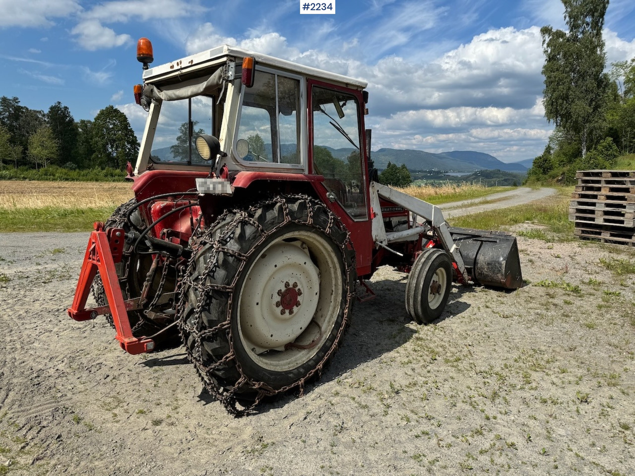 1973 International Harvester 454 w/front loader. - Tracteur agricole: photos 5 1973 International Harvester 454 w/front loader. - Tracteur agricole: photos 5