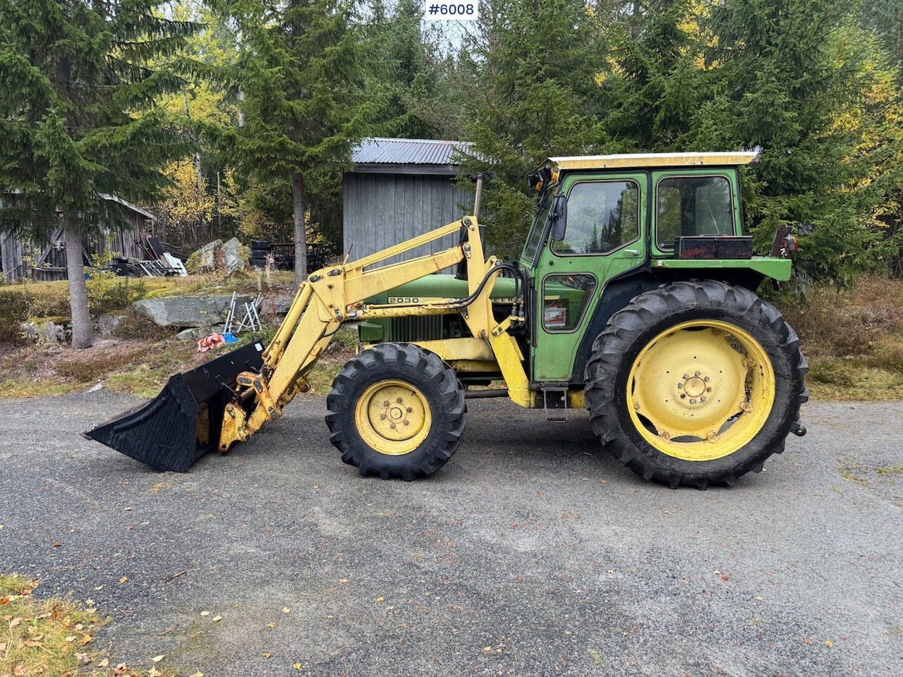 1977 John Deere 2030 w/ front loader, bucket and chains. - Tracteur agricole: photos 1 1977 John Deere 2030 w/ front loader, bucket and chains. - Tracteur agricole: photos 1