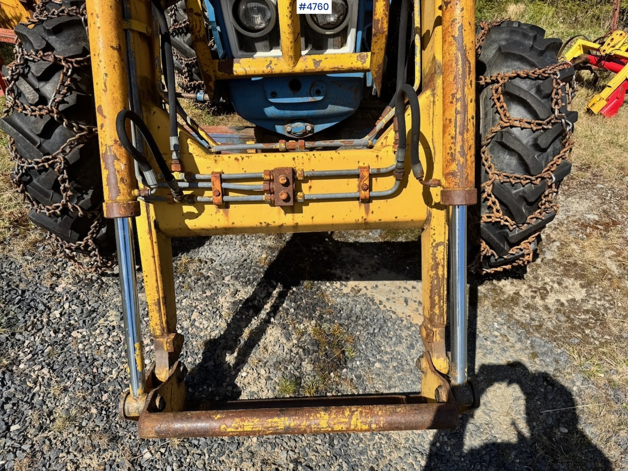 Tracteur agricole 1978 Ford 6600 4x4 w/ Front Loader, Bucket, Twin Wheels and Winch.: photos 13 Tracteur agricole 1978 Ford 6600 4x4 w/ Front Loader, Bucket, Twin Wheels and Winch.: photos 13