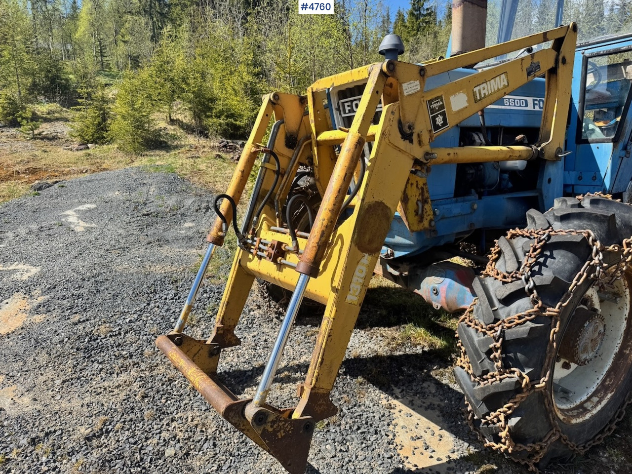 Tracteur agricole 1978 Ford 6600 4x4 w/ Front Loader, Bucket, Twin Wheels and Winch.: photos 11 Tracteur agricole 1978 Ford 6600 4x4 w/ Front Loader, Bucket, Twin Wheels and Winch.: photos 11