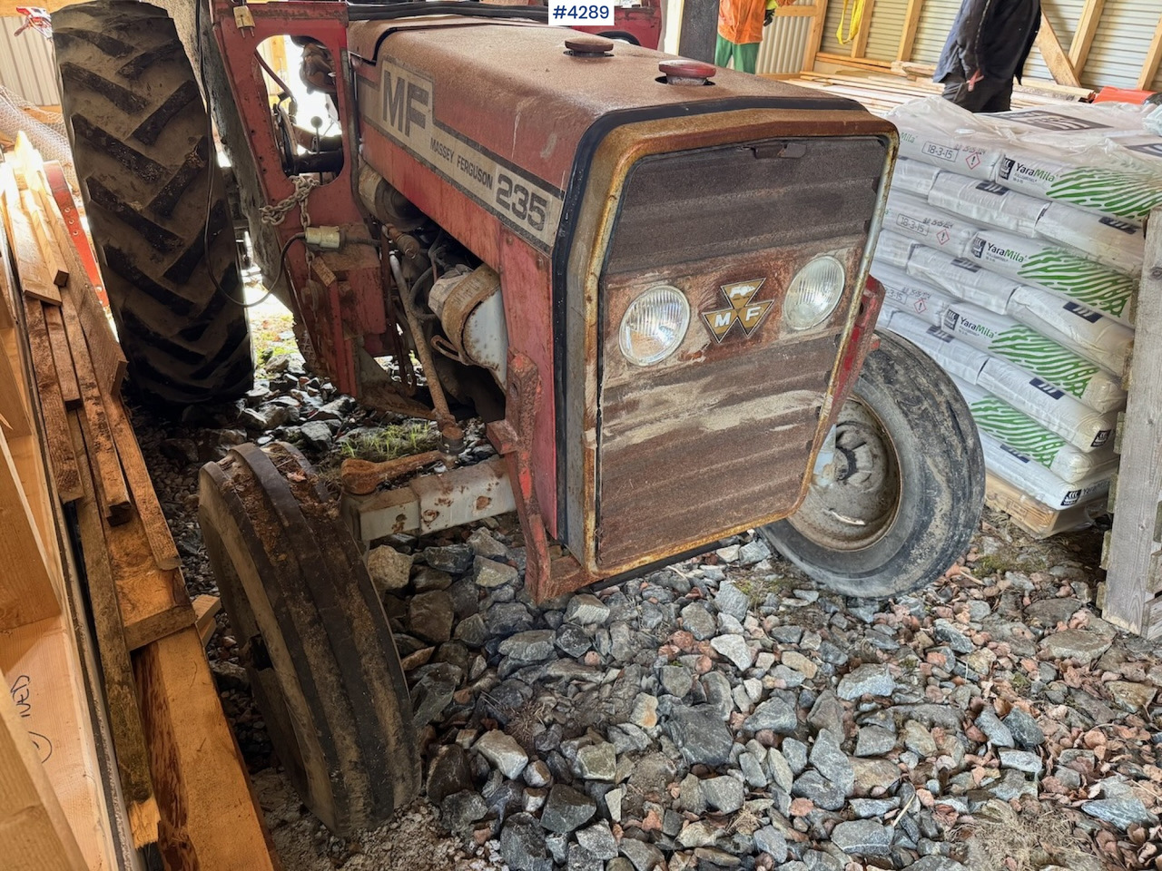 1980 Massey Ferguson 235 w/loader - Tracteur agricole: photos 4 1980 Massey Ferguson 235 w/loader - Tracteur agricole: photos 4