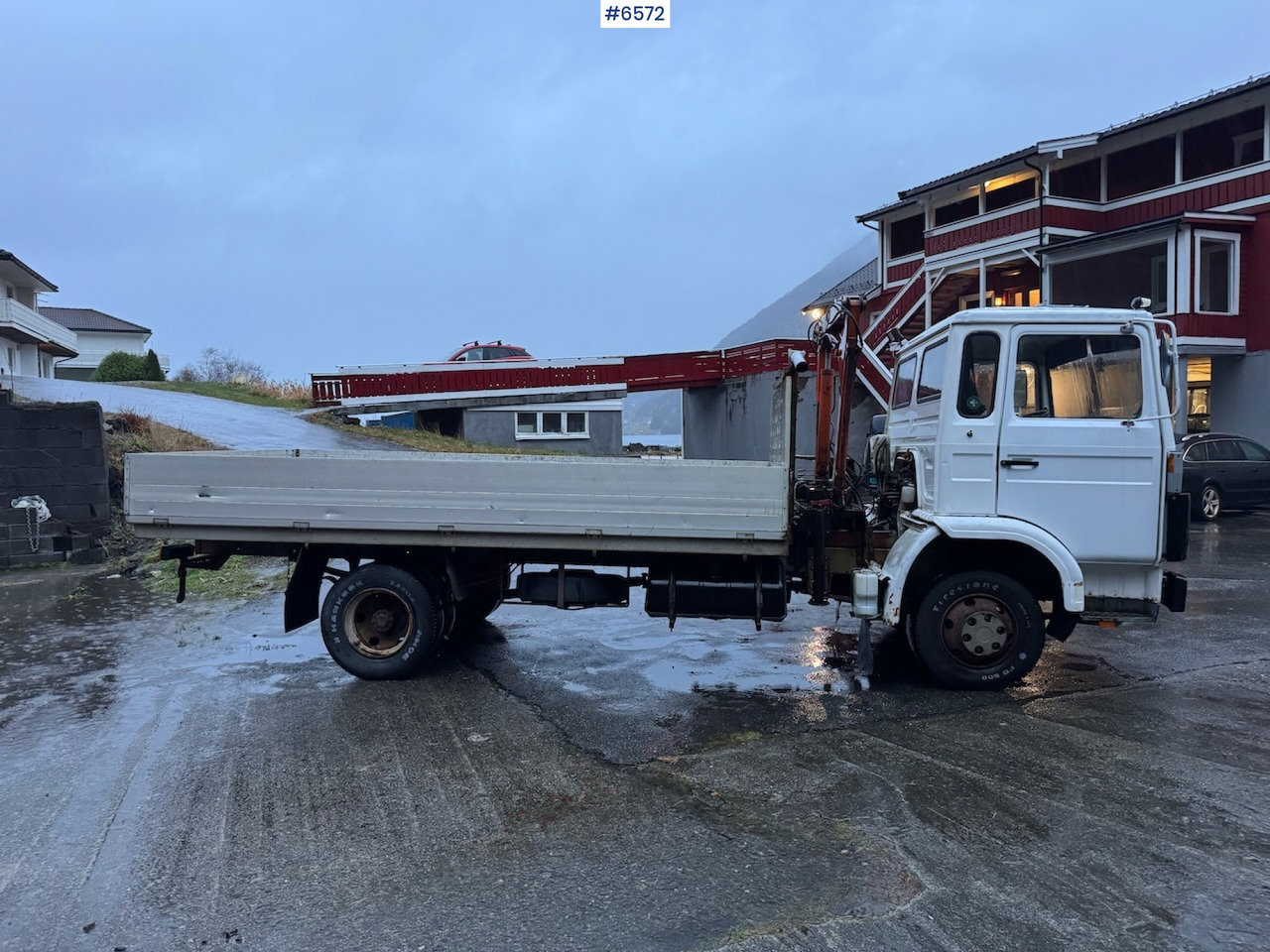1980 Volvo F408 Turbo 6 4x2 w/ crane - Camion plateau, Camion grue: photos 1 1980 Volvo F408 Turbo 6 4x2 w/ crane - Camion plateau, Camion grue: photos 1