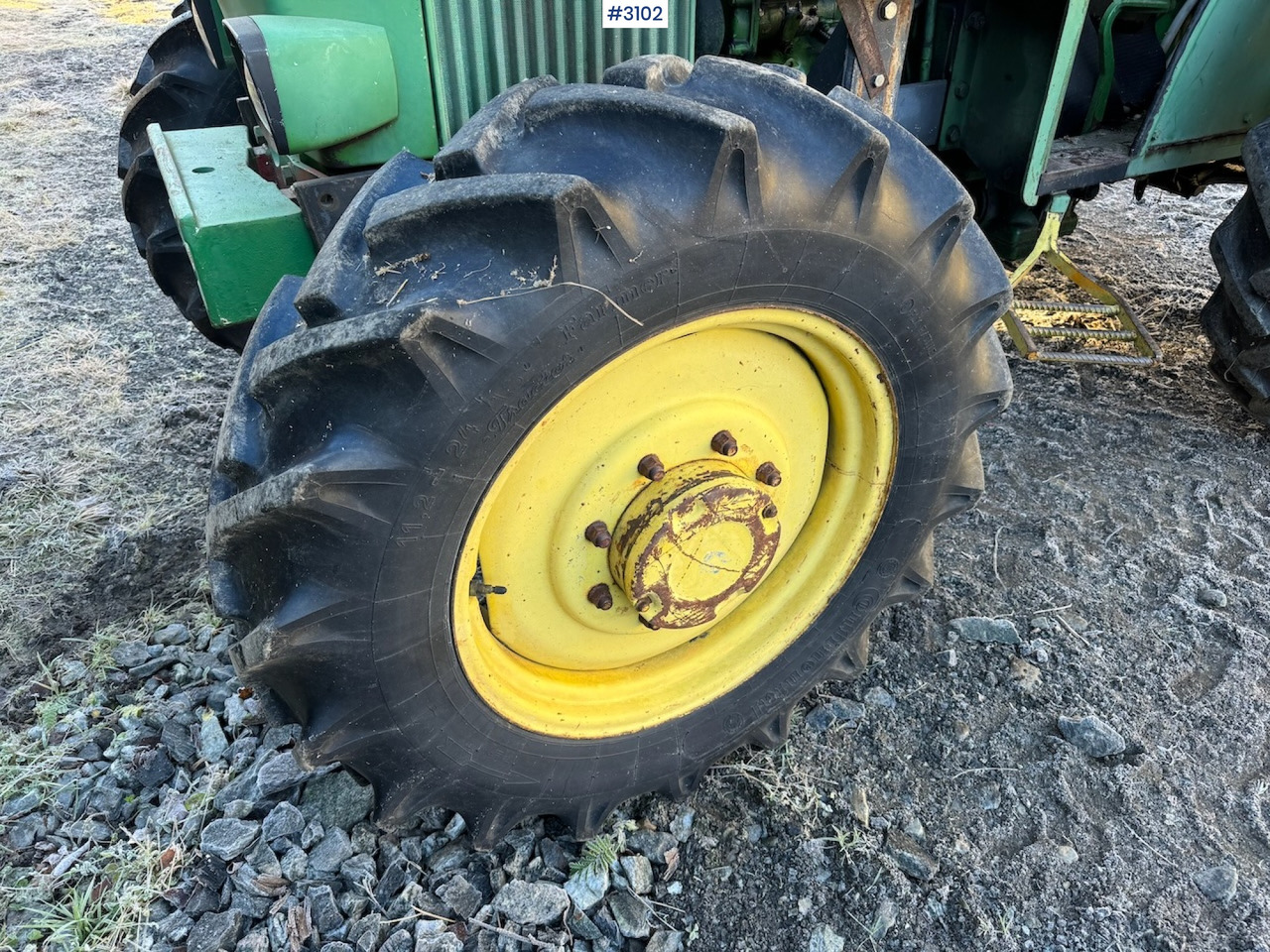 Tracteur agricole 1981 John Deere 1140 Synchron with front loader: photos 12 Tracteur agricole 1981 John Deere 1140 Synchron with front loader: photos 12