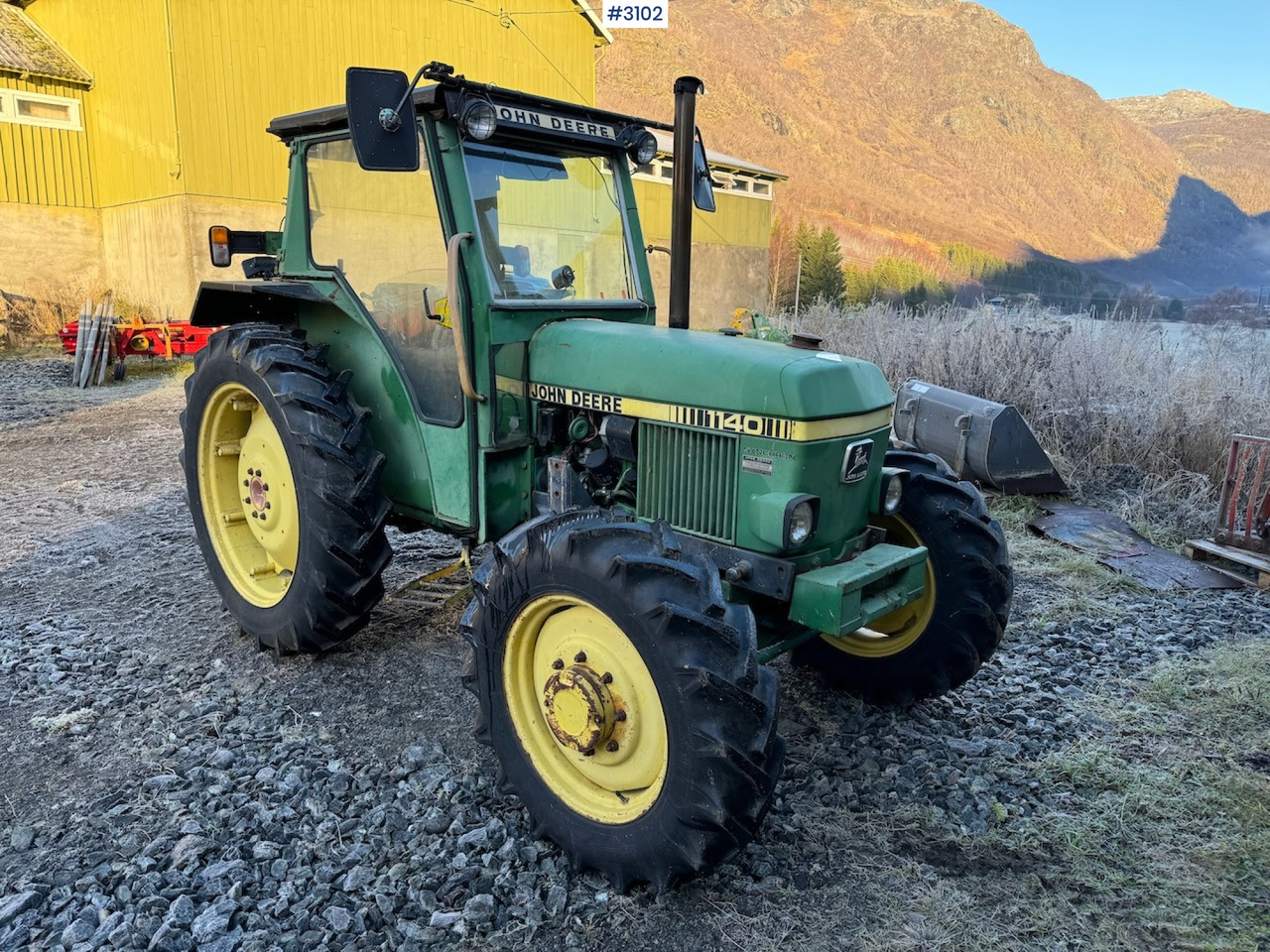 1981 John Deere 1140 Synchron with front loader - Tracteur agricole: photos 1 1981 John Deere 1140 Synchron with front loader - Tracteur agricole: photos 1