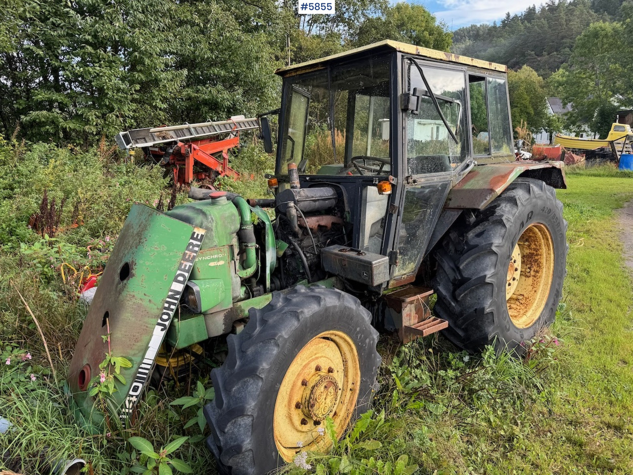 1982 John Deere 1140 with front loader and a parts tractor - Tracteur agricole: photos 3 1982 John Deere 1140 with front loader and a parts tractor - Tracteur agricole: photos 3