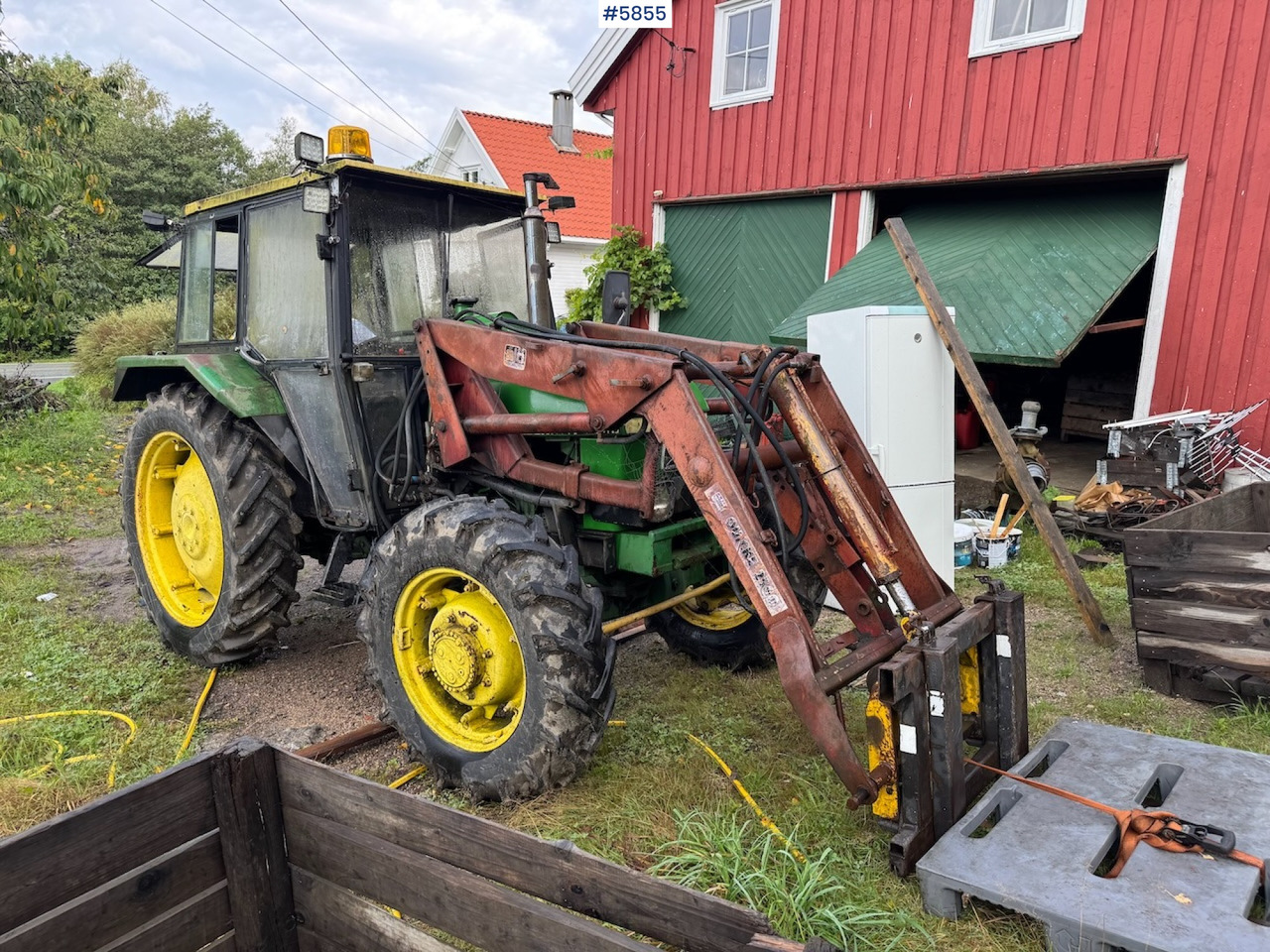 1982 John Deere 1140 with front loader and a parts tractor - Tracteur agricole: photos 2 1982 John Deere 1140 with front loader and a parts tractor - Tracteur agricole: photos 2