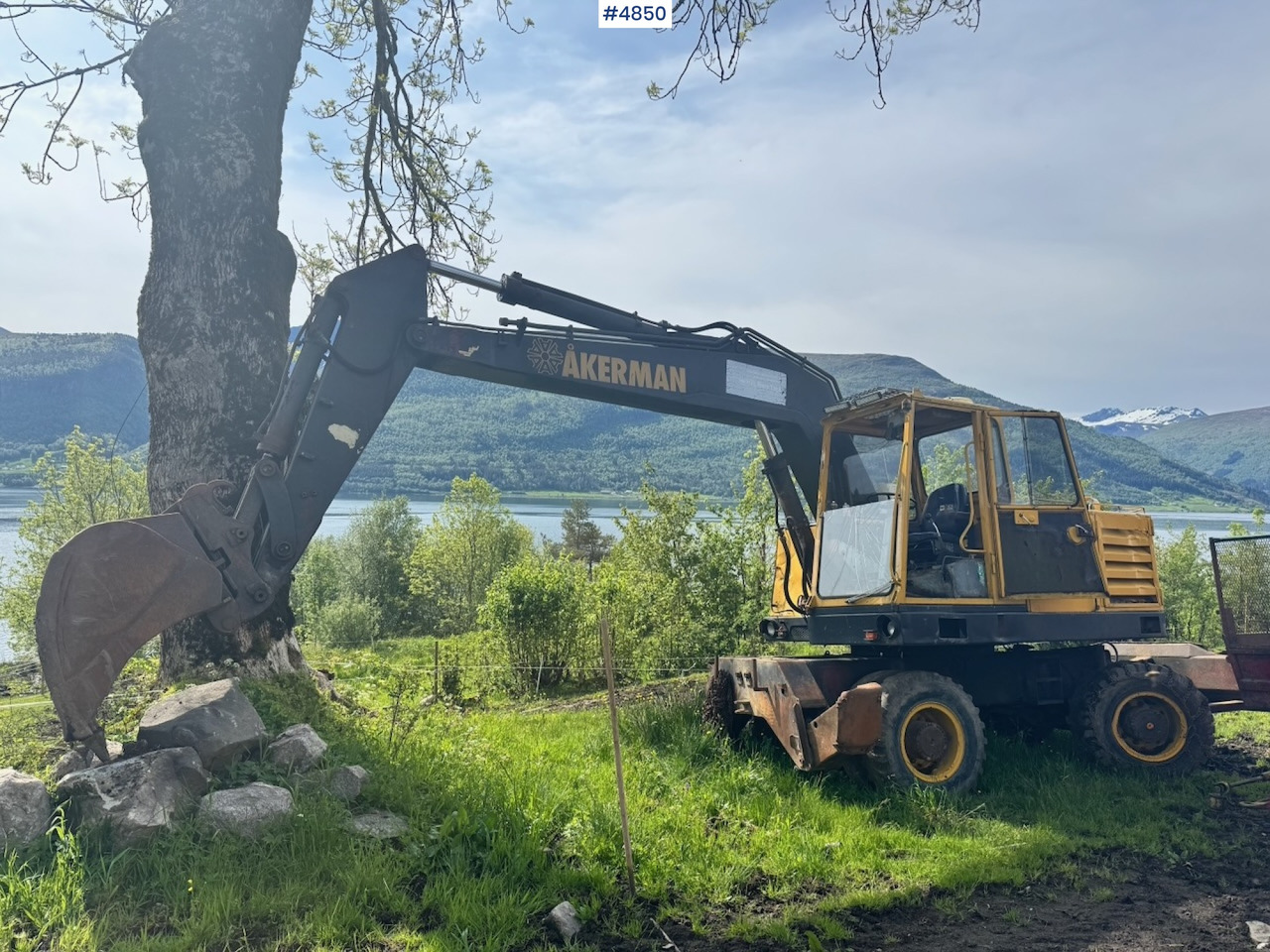 1983 Åkerman H7 Wheeled excavator with digging bucket - Pelle: photos 1 1983 Åkerman H7 Wheeled excavator with digging bucket - Pelle: photos 1