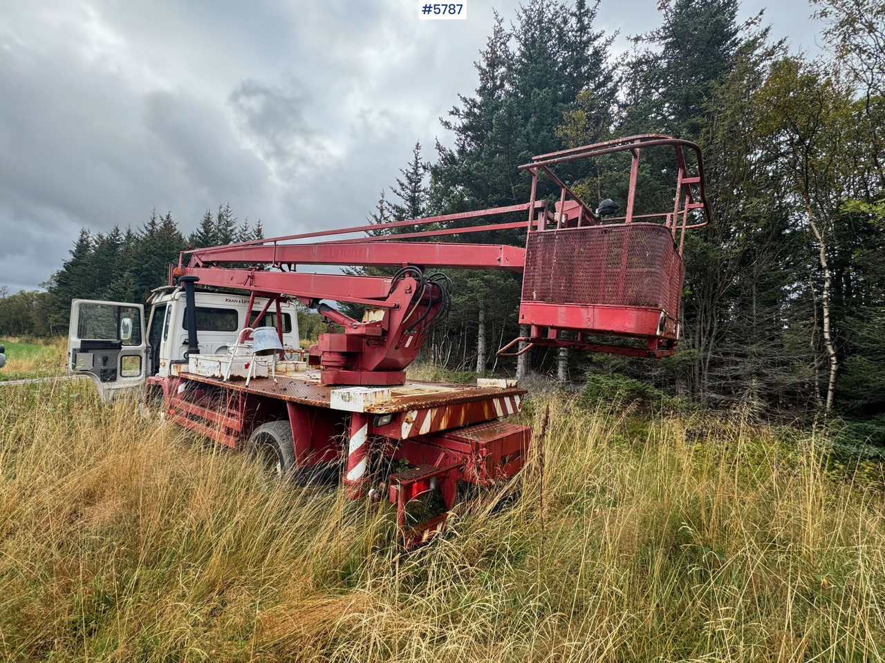 1986 Volvo FL614 with Lift. SEE VIDEO! - Camion avec nacelle: photos 5 1986 Volvo FL614 with Lift. SEE VIDEO! - Camion avec nacelle: photos 5