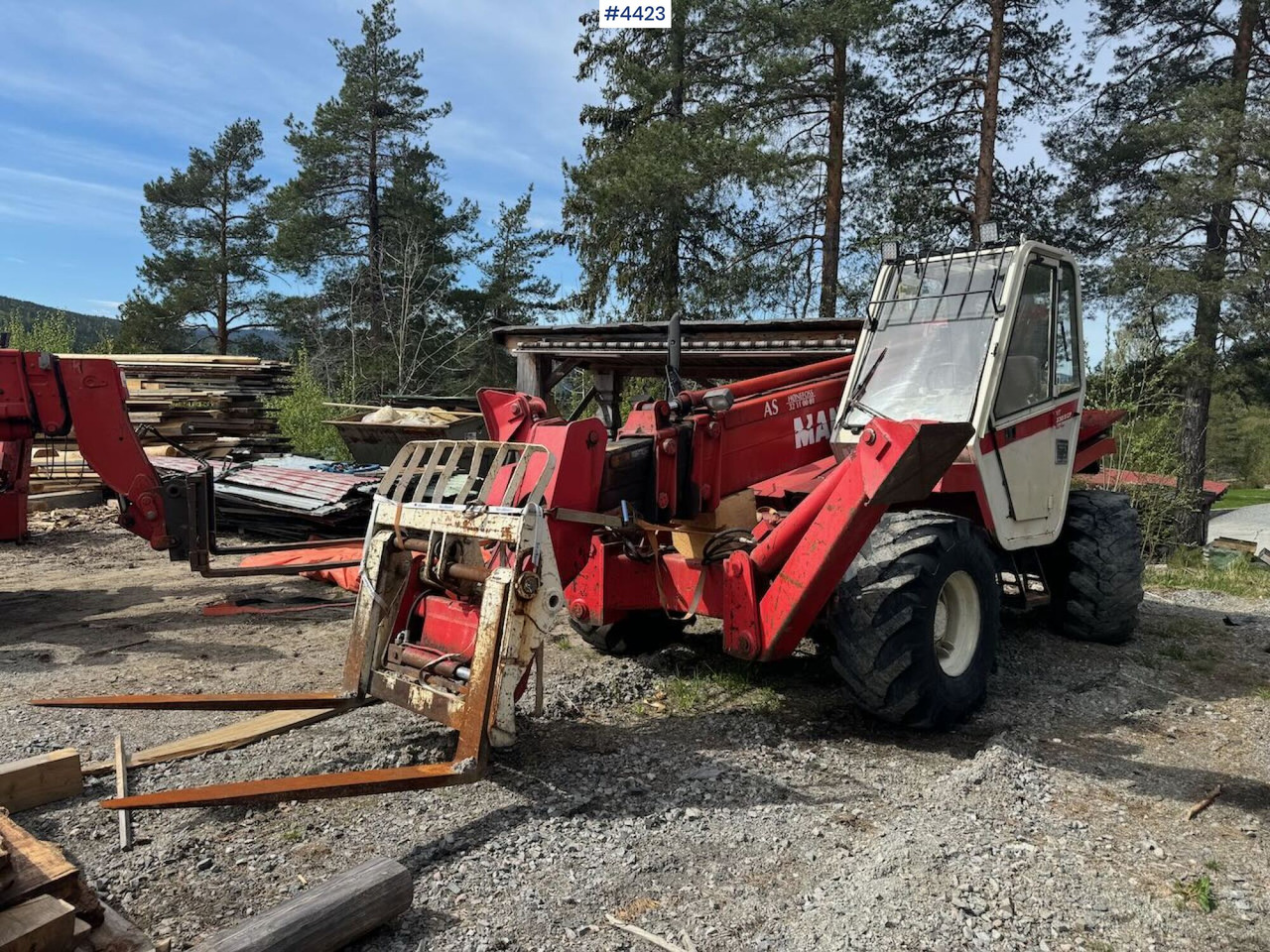 1992 Manitou MT1230 Telescopic forklift w/ pallet forks. Rep. object. - Chariot télescopique: photos 1 1992 Manitou MT1230 Telescopic forklift w/ pallet forks. Rep. object. - Chariot télescopique: photos 1