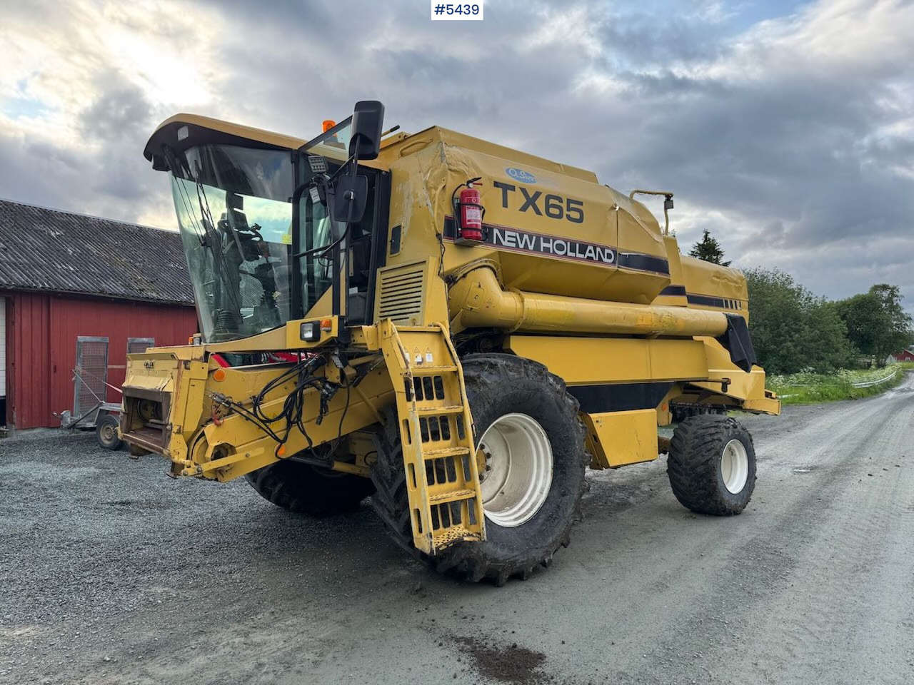 1995 New Holland TX65 m/ 20 fot skjærebord og henger - Moissonneuse-batteuse: photos 2 1995 New Holland TX65 m/ 20 fot skjærebord og henger - Moissonneuse-batteuse: photos 2