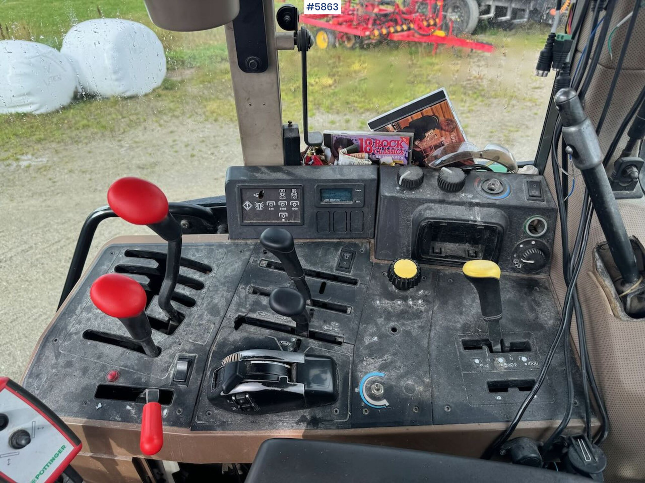 Tracteur agricole 1996 John Deere 6400 4x4 w/ front loader.: photos 15