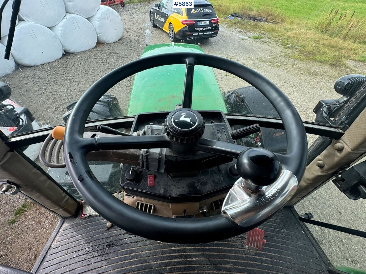 Tracteur agricole 1996 John Deere 6400 4x4 w/ front loader.: photos 13