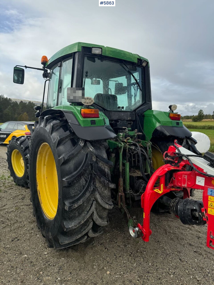 Tracteur agricole 1996 John Deere 6400 4x4 w/ front loader.: photos 7