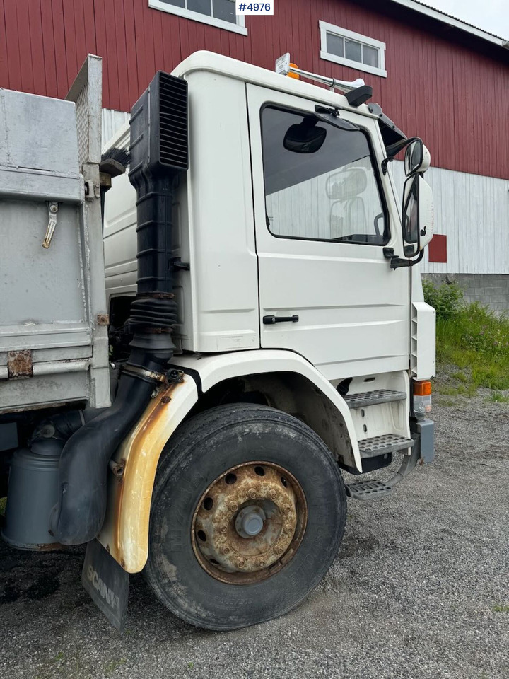 1996 Scania P93 4x2 tipper truck - Camion benne: photos 2 1996 Scania P93 4x2 tipper truck - Camion benne: photos 2