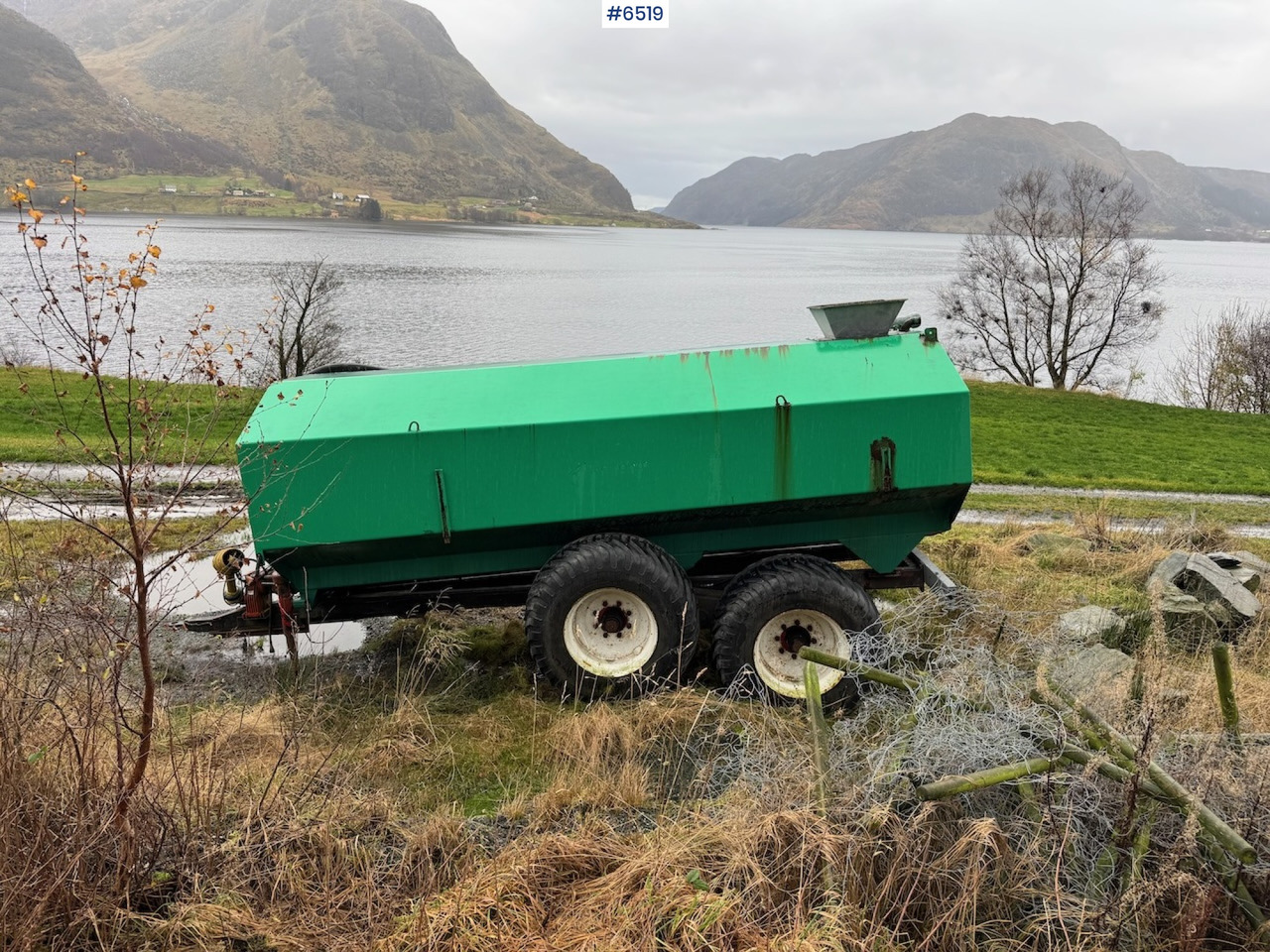 1997 Moi Guffen 15,000 liters w/ cannon. - Tonne à lisier: photos 1 1997 Moi Guffen 15,000 liters w/ cannon. - Tonne à lisier: photos 1