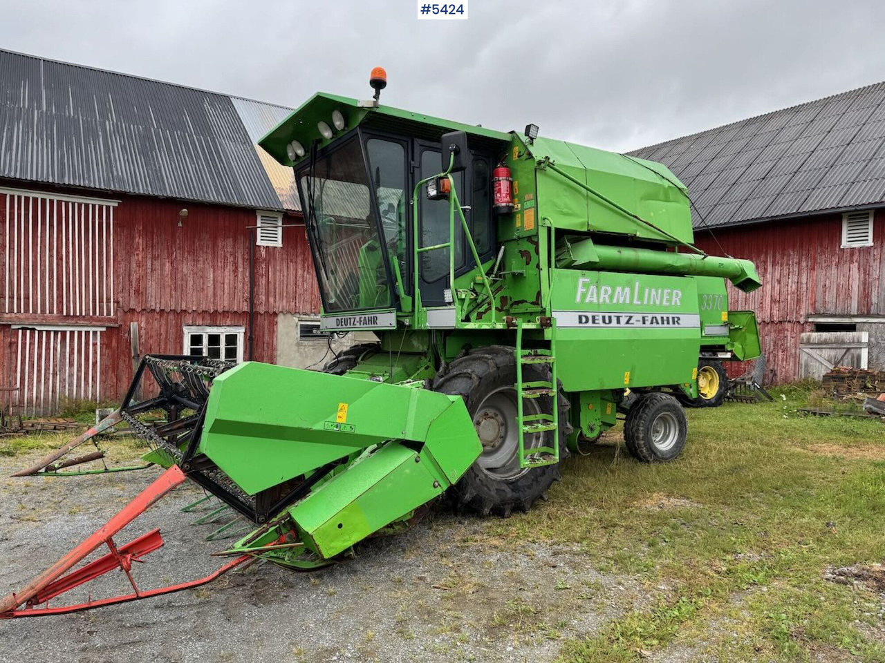1998 Deutz Fahr FarmLiner 3370 - Moissonneuse-batteuse: photos 1 1998 Deutz Fahr FarmLiner 3370 - Moissonneuse-batteuse: photos 1