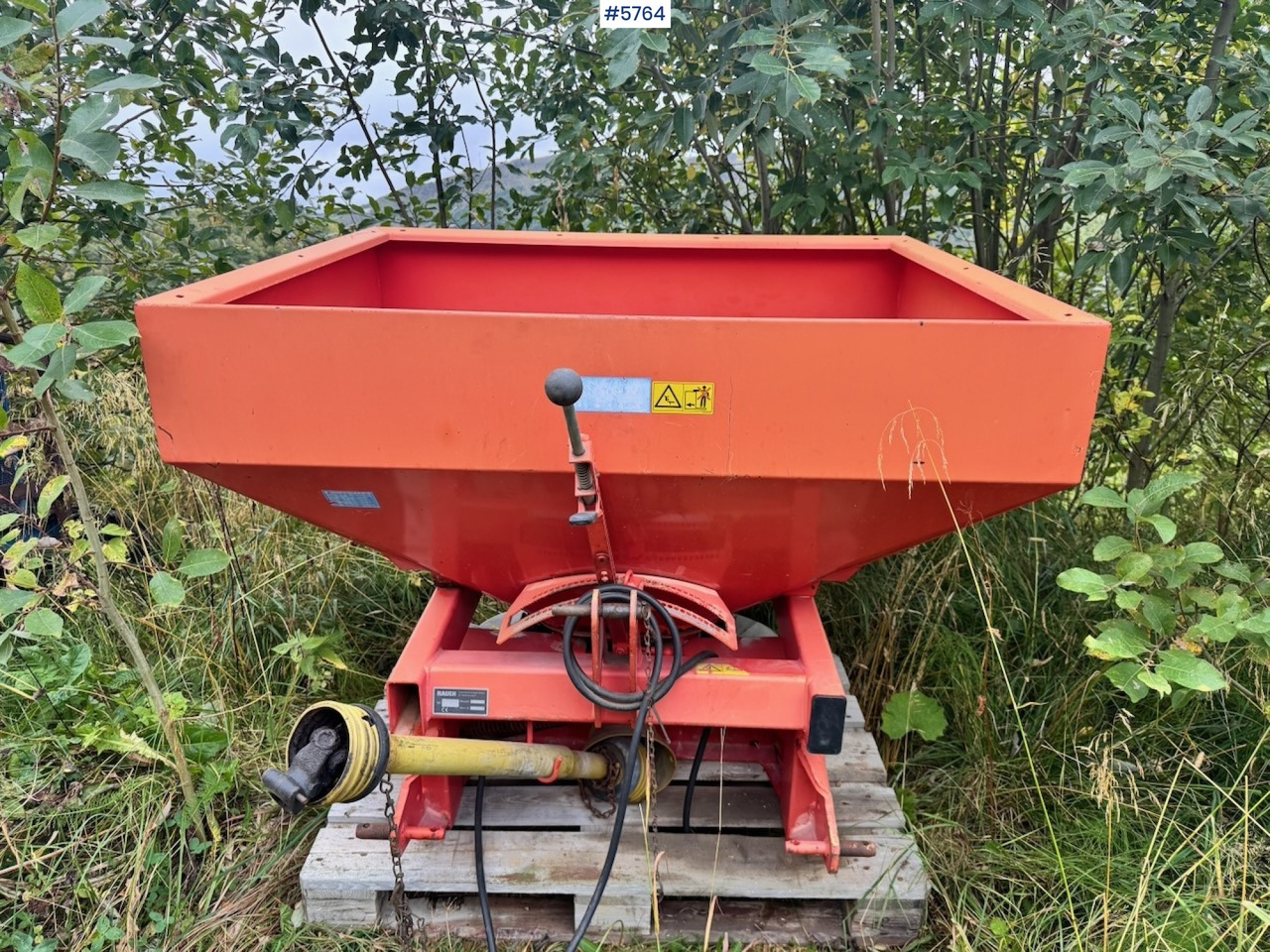 1999 Rauch MDS 81 Fertiliser Spreader - Distributeur d'engrais: photos 1 1999 Rauch MDS 81 Fertiliser Spreader - Distributeur d'engrais: photos 1