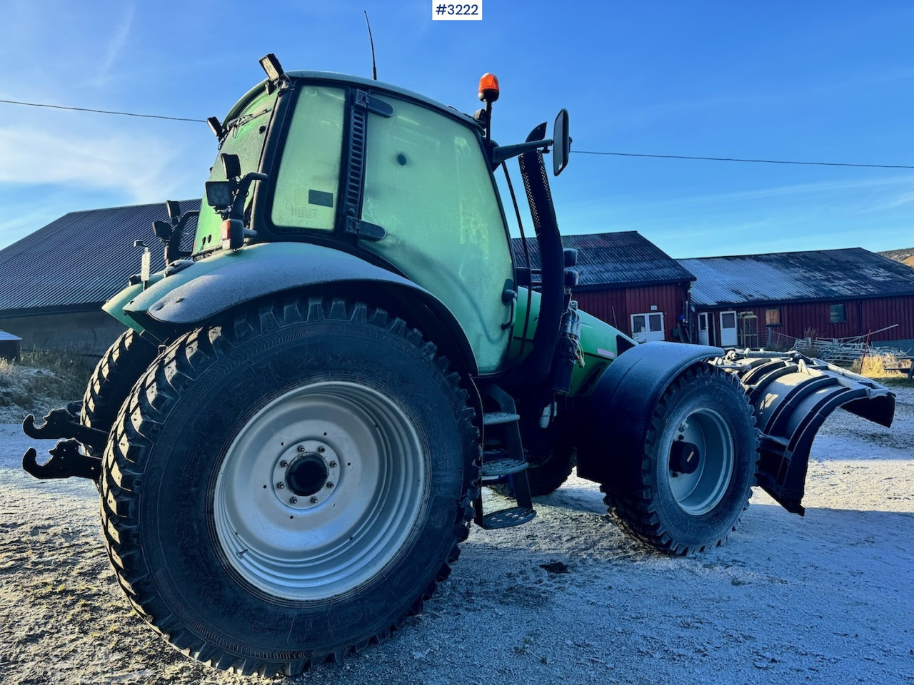 2001 Deutz-Fahr Agrotron 120 4x4 tractor with front loader, 2 sets of tires, snowplow mount, and blade. - Tracteur agricole: photos 2 2001 Deutz-Fahr Agrotron 120 4x4 tractor with front loader, 2 sets of tires, snowplow mount, and blade. - Tracteur agricole: photos 2