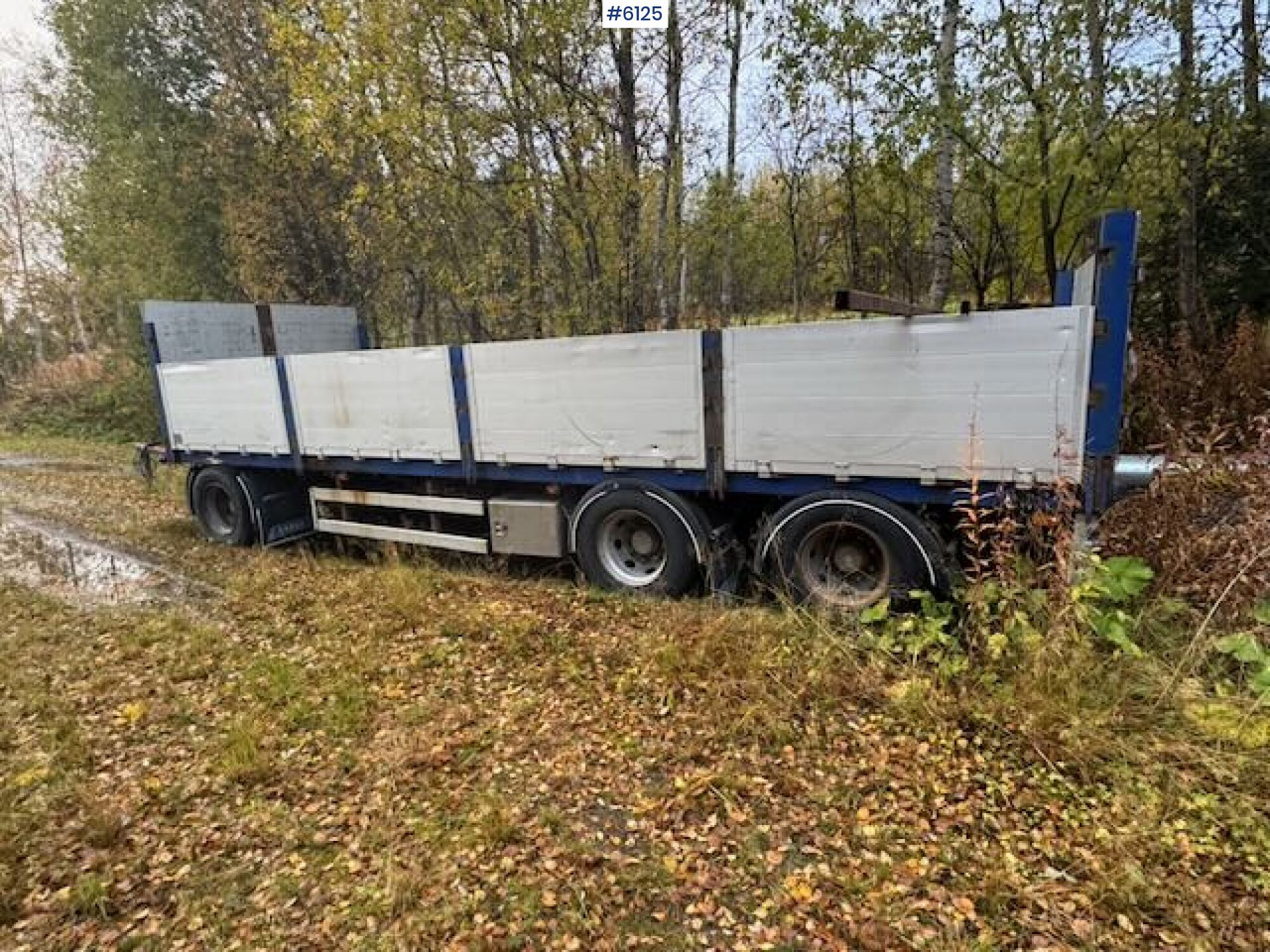 2001 Istrail 3 axle flatbed trailer - Remorque porte-engin surbaissée: photos 4 2001 Istrail 3 axle flatbed trailer - Remorque porte-engin surbaissée: photos 4