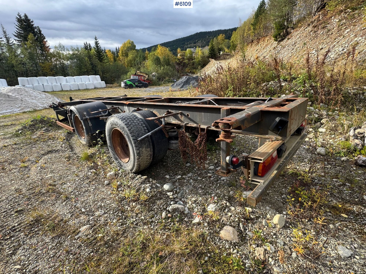 2002 Istrail container trailer. Repair object. - Remorque porte-engin surbaissée: photos 5 2002 Istrail container trailer. Repair object. - Remorque porte-engin surbaissée: photos 5
