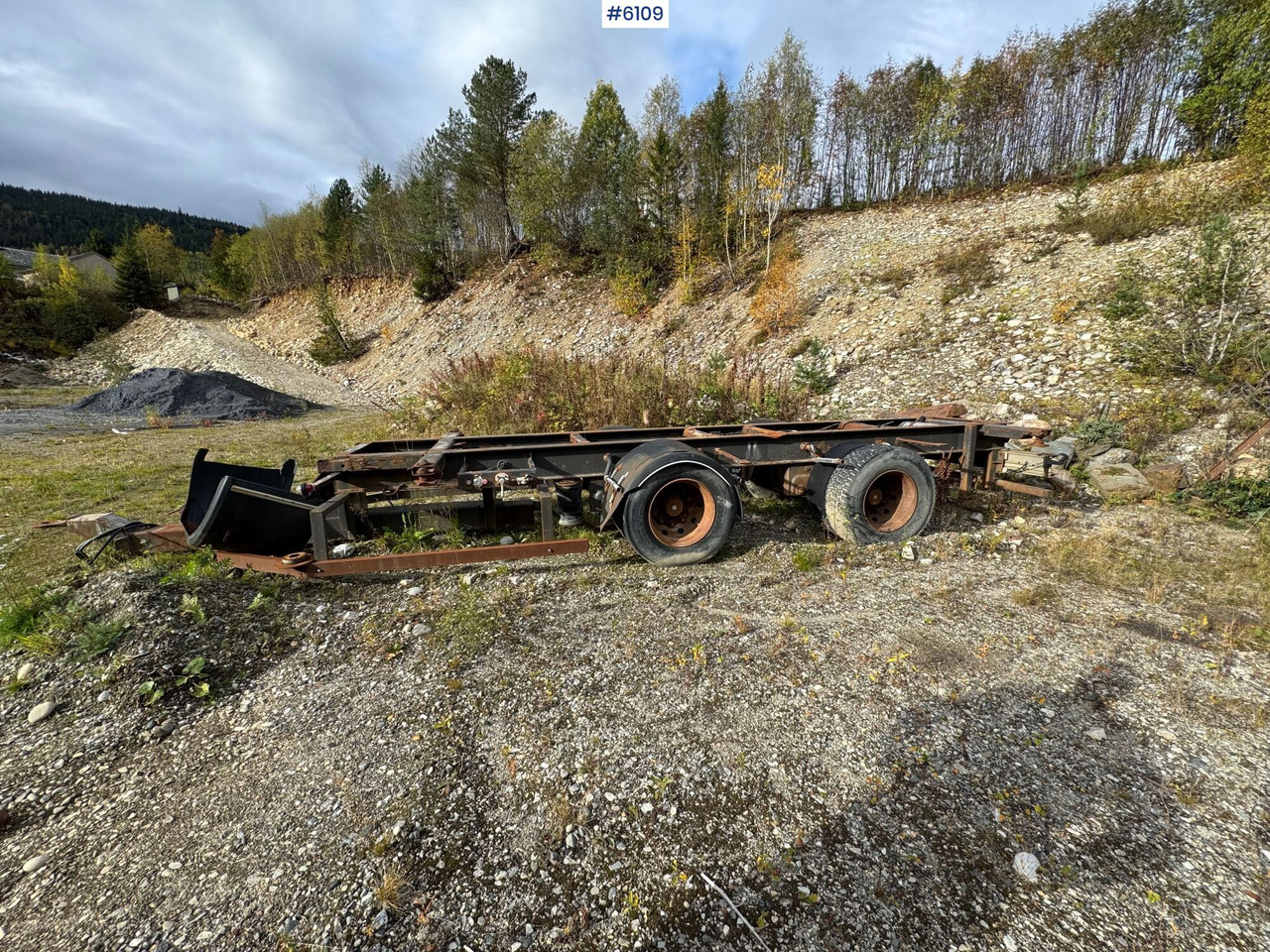 2002 Istrail container trailer. Repair object. - Remorque porte-engin surbaissée: photos 3 2002 Istrail container trailer. Repair object. - Remorque porte-engin surbaissée: photos 3