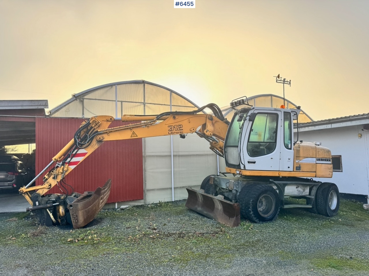 2003 Liebherr 312 Wheeled excavator w/ Rototilt and 2 buckets. - Pelle: photos 3 2003 Liebherr 312 Wheeled excavator w/ Rototilt and 2 buckets. - Pelle: photos 3