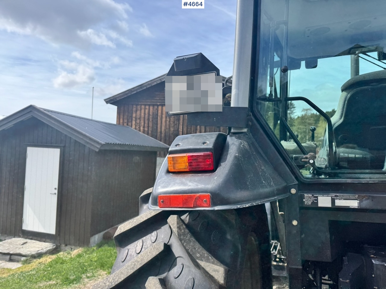 Tracteur agricole 2003 Valtra A85-4 4x4 with Front Loader – 4450 hours!: photos 12