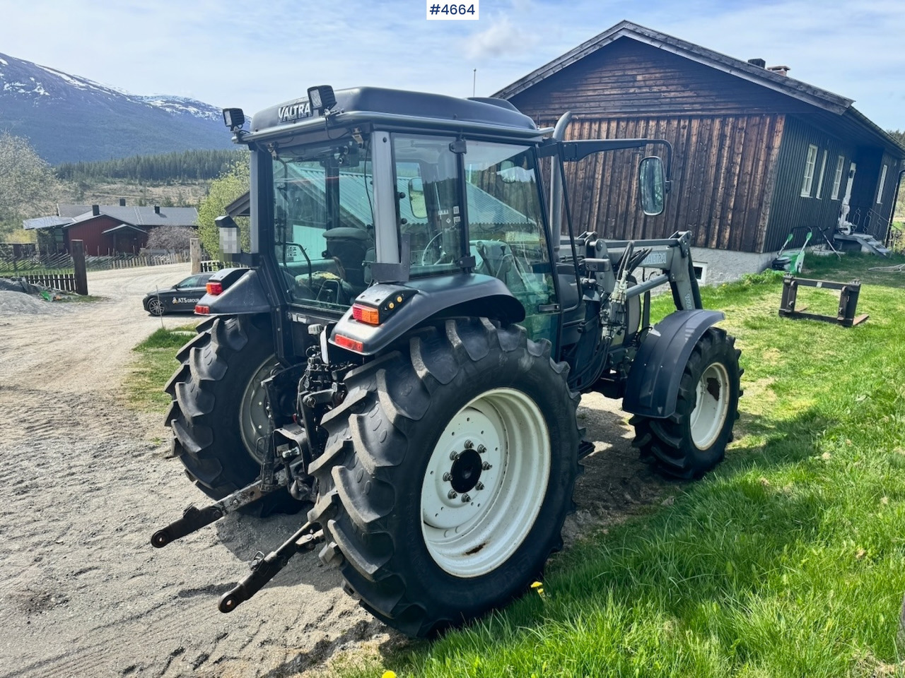 Tracteur agricole 2003 Valtra A85-4 4x4 with Front Loader – 4450 hours!: photos 9