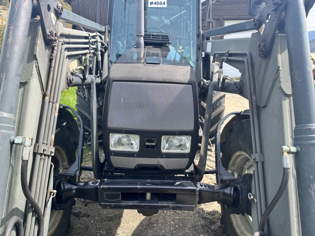 Tracteur agricole 2003 Valtra A85-4 4x4 with Front Loader – 4450 hours!: photos 11