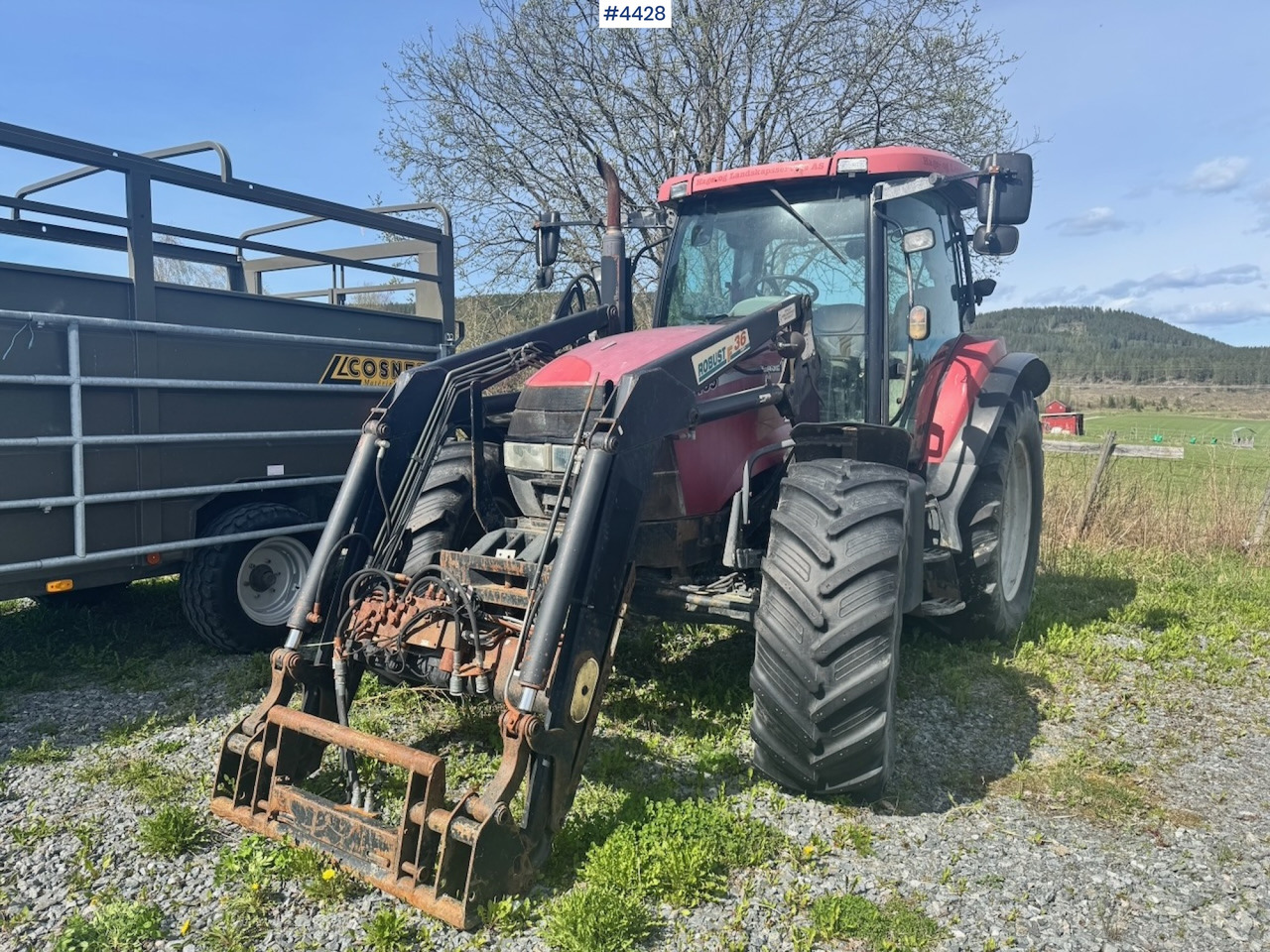 2004 Case MXU 135 4x4 w/ Front Loader. - Tracteur agricole: photos 1 2004 Case MXU 135 4x4 w/ Front Loader. - Tracteur agricole: photos 1